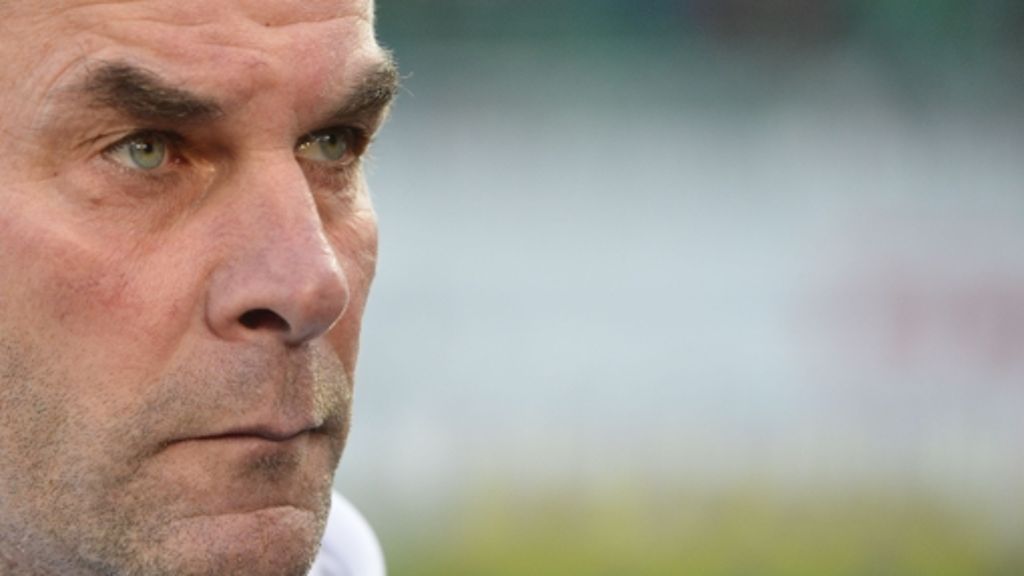  Bernd Schuster muss weiter auf seinen ersten Trainerjob in der Fußball-Bundesliga warten. Der VfL Wolfsburg hat sich entschieden, lieber Dieter Hecking zu verpflichten – ein Aufsehen erregender Blitzwechsel kurz vor Weihnachten. 