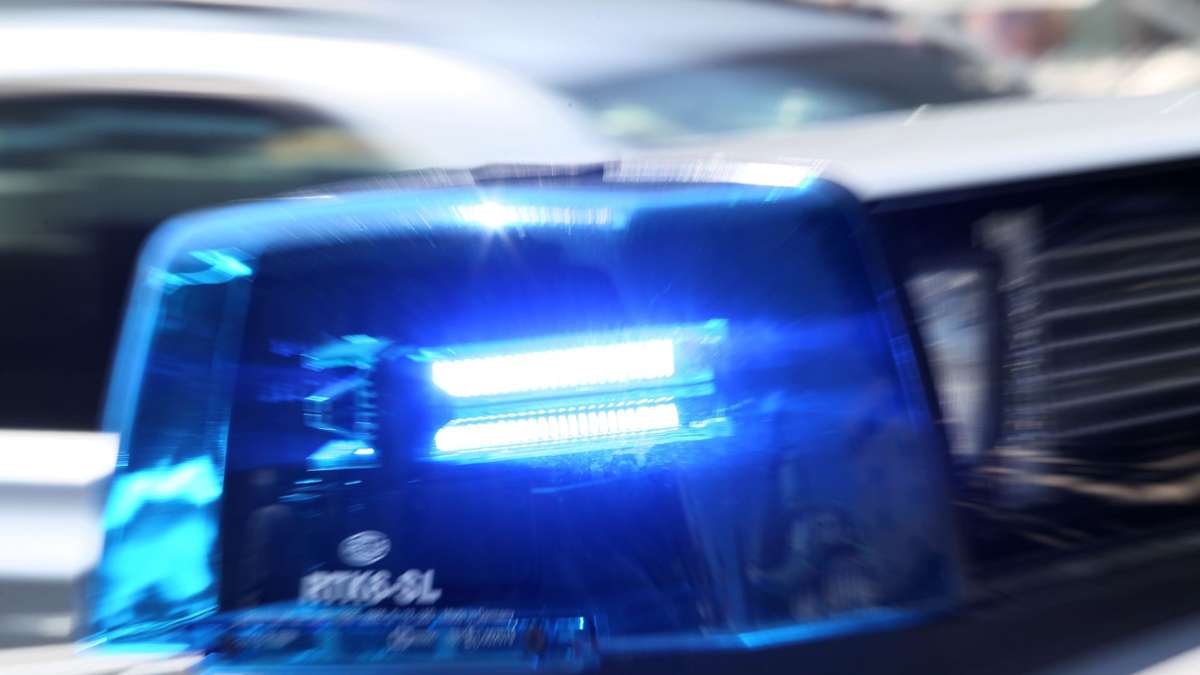Tauberbischofsheim: Auto stürzt Böschung herab:  19-Jähriger tödlich verletzt