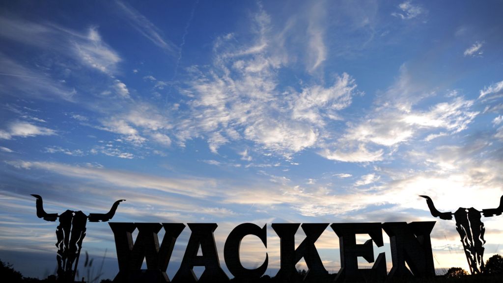  Bereits am Montag hat das Wacken Open Air seine Tore geöffnet. Offiziell startet das Metal-Festival am Donnerstag, wenn alle Bühnen bespielt werden. Es werden 75.000 Fans erwartet. 