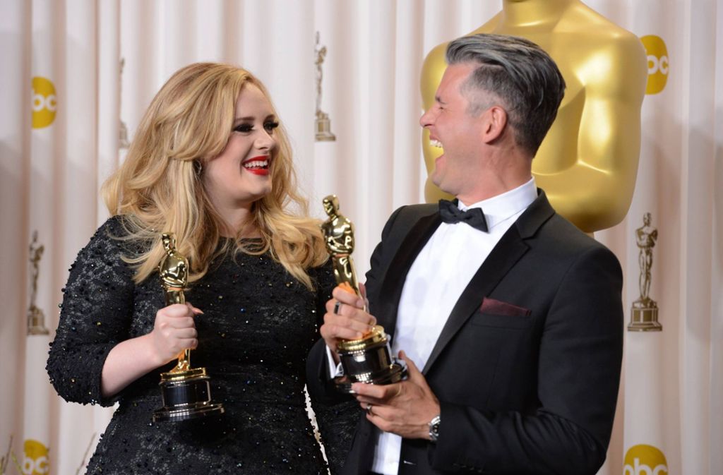Auch Adele und Komponist Paul Epworth bekamen einen Goldjungen für ihren Bond-Titelsong „Skyfall“.
