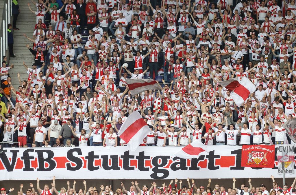 Die VfB-Fans hoffen alle auf ihren Platz auf dem Cannstatter Wasen.