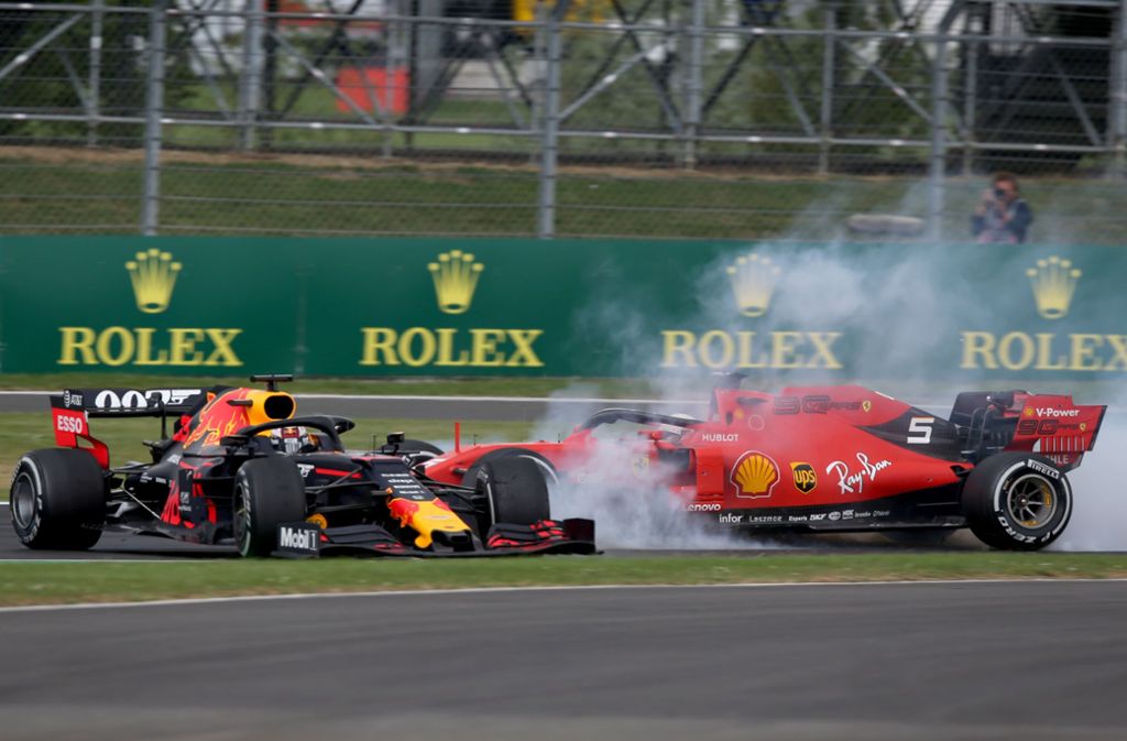 Sebastian Vettel schubst mit seinem Ferrari den Red Bull von Max Verstappen ins Kiesbett – verliert der Deutsche im WM-Kampf allmählich die Nerven?