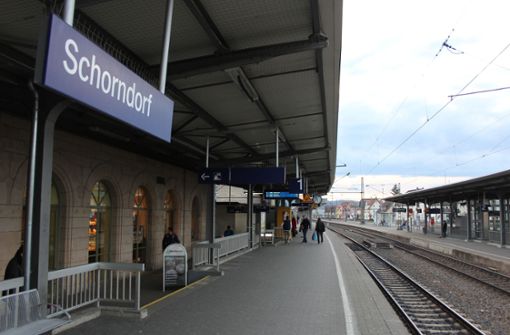 Am Bahnhof Schorndorf kam es zu dem Vorfall im Zug. Foto: Stz/Pascal Thiel