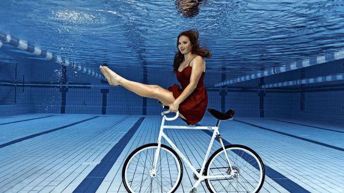 Mit dem Kunstrad unter Wasser
