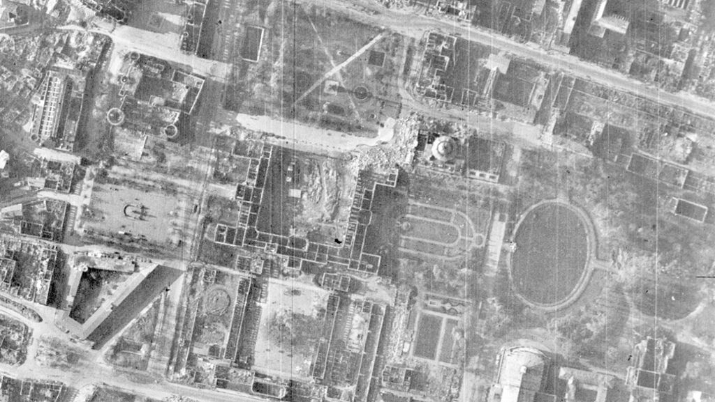  Bislang unveröffentlichte Luftbilder der US-Luftwaffe offenbaren das Ausmaß der Zerstörung in der Innenstadt vor 75 Jahren. Wir zeigen Aufnahmen des Bereichs zwischen Kernerviertel und Bismarckplatz. 