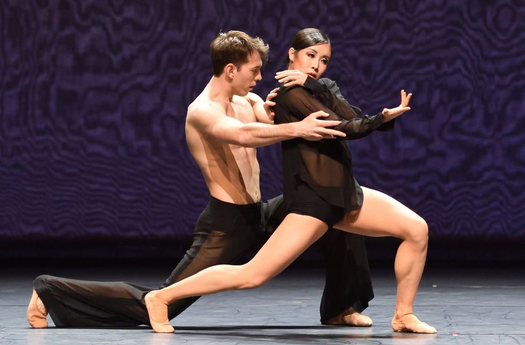 Ballettabend „Nachtstücke“: Robert Robinson und Hyo-Jung Kang in „Qi“ von Louis Stiens
