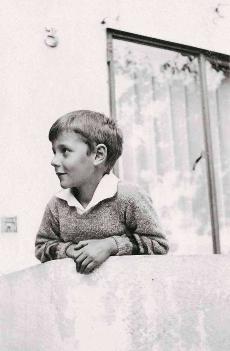 Rolf Fassbaender als kleiner Junge. Er wohnte von 1927 bis 1939 im Pankokweg 3 in der Stuttgarter Weißenhofsiedlung.