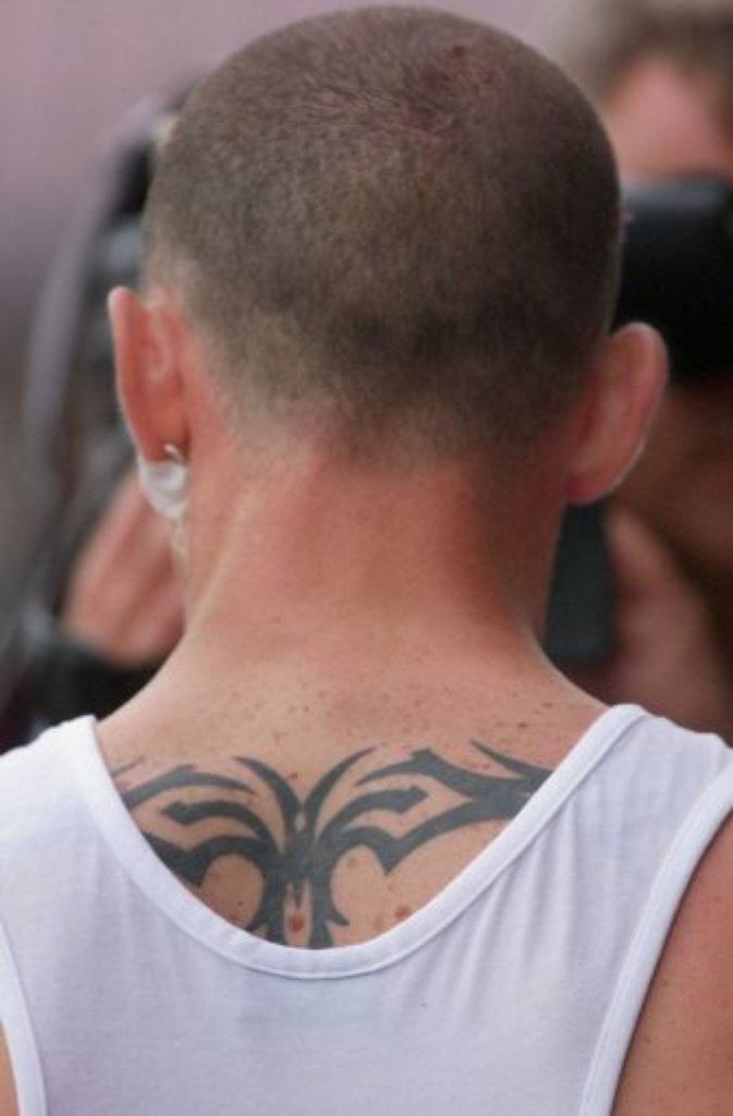 Ein Tattoo schmückt auch den Rücken des ehemaligen VfB-Stürmers ...