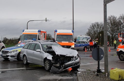 Vier Verletzte und rund 34.000 Euro Schaden waren die Bilanz eines Unfalls, der sich am Samstag in Sindelfingen ereignete. Foto: SDMG