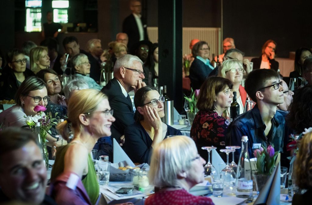 Die 150 geladenen Gäste erlebten im Wizemann bei der Verleihung des Ehrenamtspreises einen unterhaltsamen und informativen Abend. Foto: Lichtgut/Achim Zweygarth