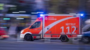 Unfall in Stuttgart-West: Motorradfahrer stürzt auf gesperrter Straße – schwer verletzt
