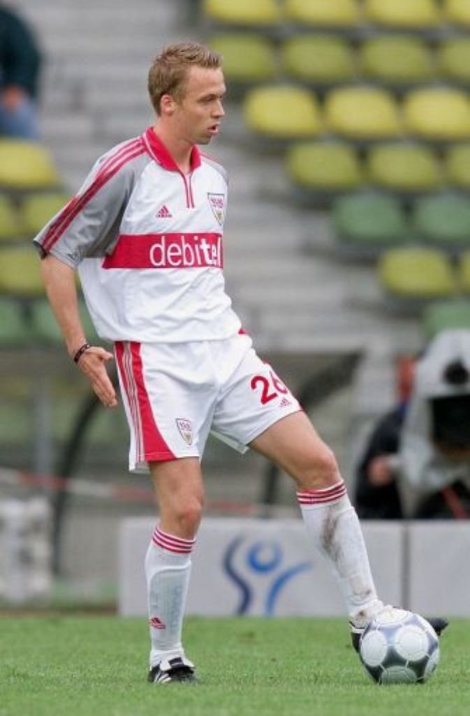... Andreas Hinkel, der vom 1. Juli 2013 an VfB-Jugendtrainer wird. Er spielte von 1999 bis 2006 beim VfB Stuttgart, in Freiburg ...