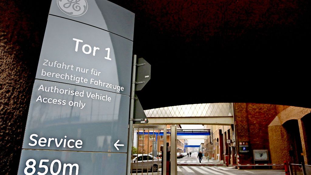  Der US-Konzern General Electric will in Deutschland 1600 Stellen abbauen. In Mannheim wird die Mehrzahl der derzeit 700 Arbeitsplätze gestrichen. Die Gewerkschaft spricht vom Ende des Standorts. In Stuttgart fallen 100 Stellen weg. 