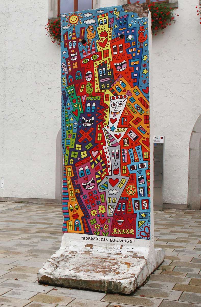 Grenzenlos Der Amerikaner Rizzi hat auch Überreste der Berliner Mauer bemalt: „BorderlessBuildings“.
