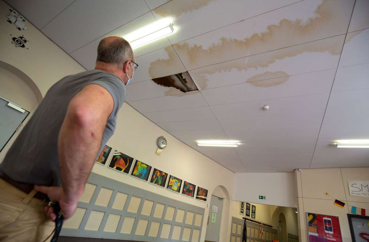 Feuchte Decken am Wagenburg-Gymnasium. Und auch andere Schulen in Stuttgart beklagen Schäden nach dem Unwetter.