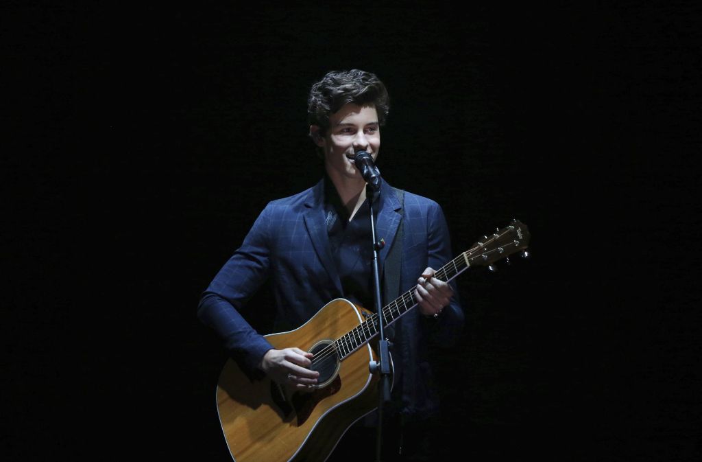 Der Mann mit der Gitarre: Shawn Mendes trat auch bei den Award-Verleihungen auf.