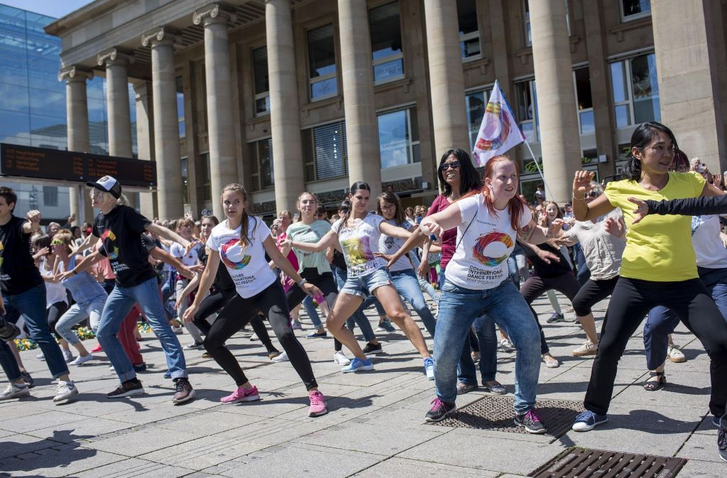 Weitere Impressionen vom Flashmob mit Eric Gauthier auf dem Schlossplatz in Stuttgart