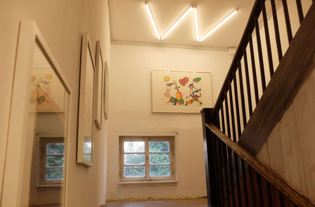 Auch im Treppenhaus gibt es Kunst: Niki de St. Phalle.