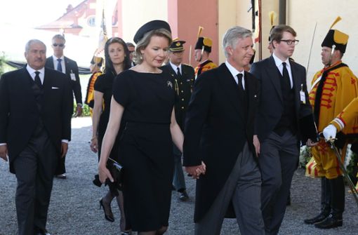 König Philipp und Königin Mathilde von Belgien kommen zur Trauerfeier von Friedrich Herzog von Württemberg. Foto: dpa