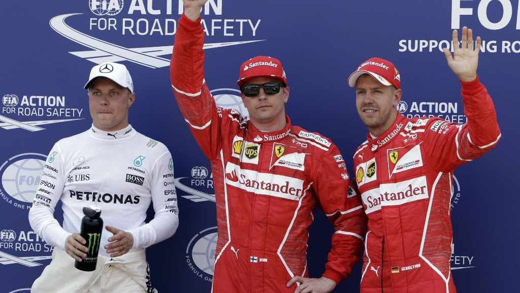  Überraschung beim Großen Preis von Monaco: Im Fürstentum starten die beiden Ferrari-Piloten Kimi Räikkönen und Sebastian Vettel beim Rennen am Sonntag von Position eins und zwei. Derweil hatte Lewis Hamilton einen herben Rückschlag zu verkraften. 