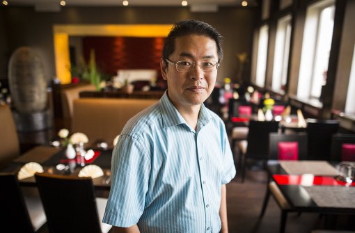 Der Chef des Restaurants „Yuoki“ in Stuttgart, Guoyu Luan, will damit die Verschwendung von Lebensmitteln eindämmen Foto: dpa