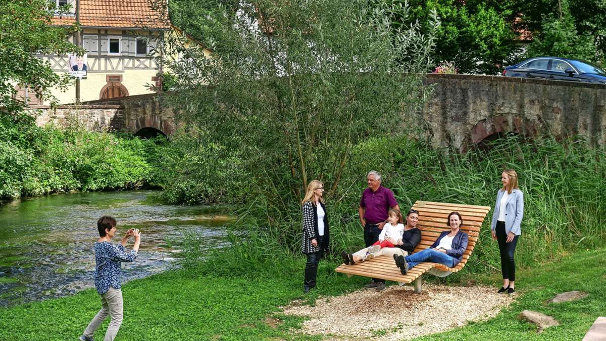 Dorfplatz in Hausen: Weiler Teilort bekommt neue Liege