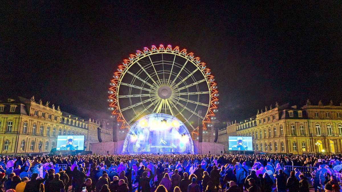 Mit Peter Schilling und weiteren Musikern feiern 14 000 Partygäste den Jahreswechsel auf dem Schlossplatz.