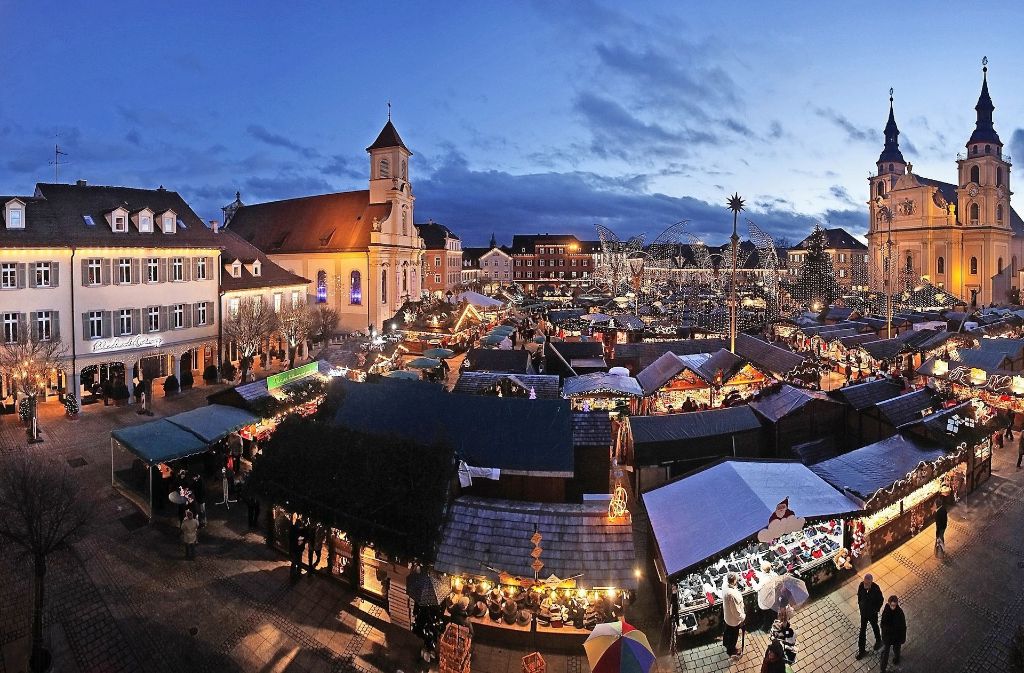Sehr beliebt bei den Besuchern ist der Ludwigsburger Barockweihnachtsmarkt...