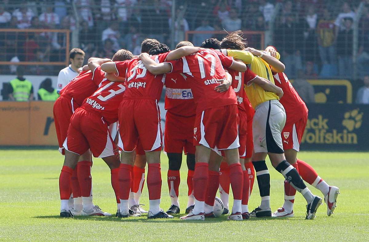 Der Verein mit dem Brustring lief auch am vorletzten Spieltag in den roten Trikots auf – in diesem Dress bestritt die Mannschaft von Armin Veh alle Partien während der entscheidenden Saisonphase.