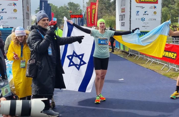 Ukrainerin gewinnt Marathon – nach Flucht vor dem Krieg