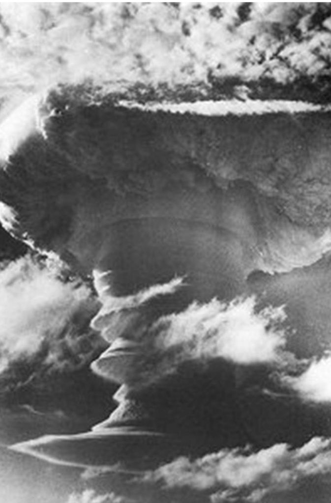 Operation Grapple war der Codename für eine Serie von britischen Atomwaffentests, die 1957 und 1958 auf den Christmas Island im pazifischen Ozean durchgeführt wurden. Im Mai 1957 zündeten die Briten mit Grapple 1 ihre erste Wasserstoffbombe mit einer Sprengkraft von drei Megatonnen.