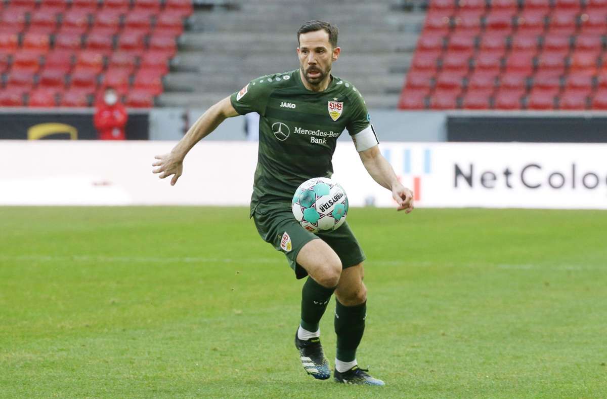 Gonzalo Castro: Der Vertrag des Kapitäns läuft aus und wurde nicht verlängert. Somit steht Castro gegen Bielefeld vor seinem letzten Spiel im VfB-Trikot.