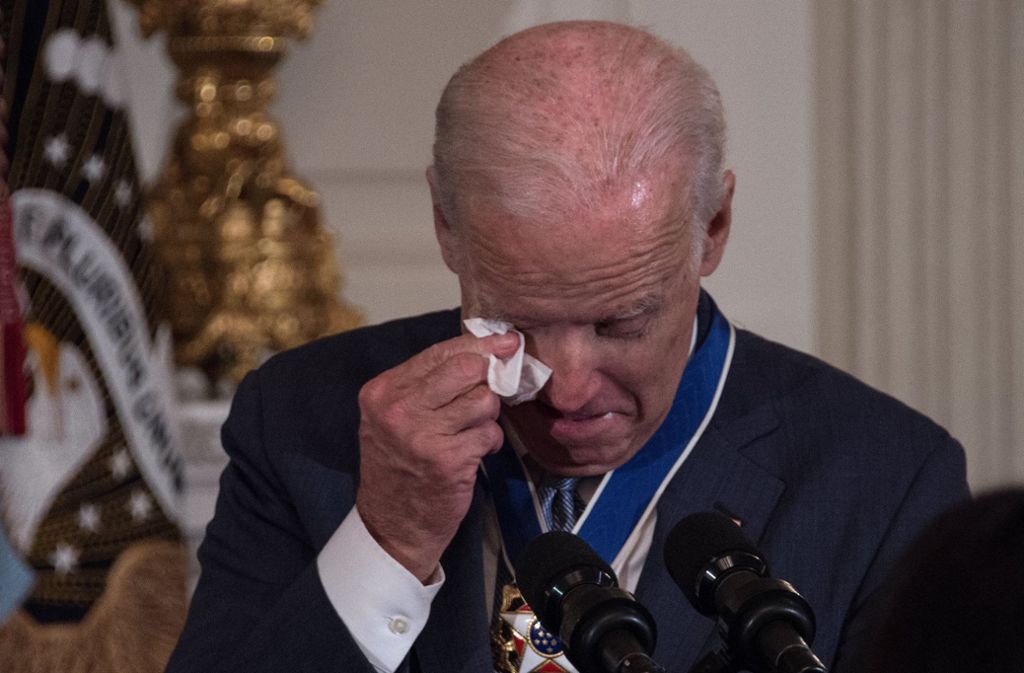Joe Biden konnte seine Tränen bei der Zeremonie nicht zurückhalten.