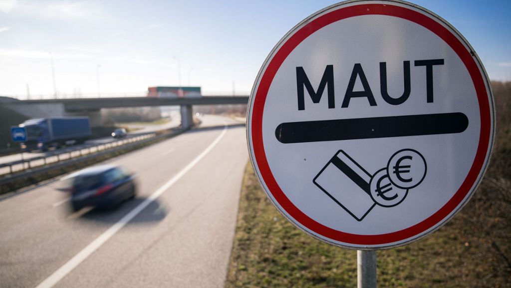 Die deutsche Pkw-Maut ist nicht mit EU-Recht vereinbar. Die Abgabe sei gegenüber Fahrzeughaltern aus dem Ausland diskriminierend, entschied der Europäische Gerichtshof (EuGH). 