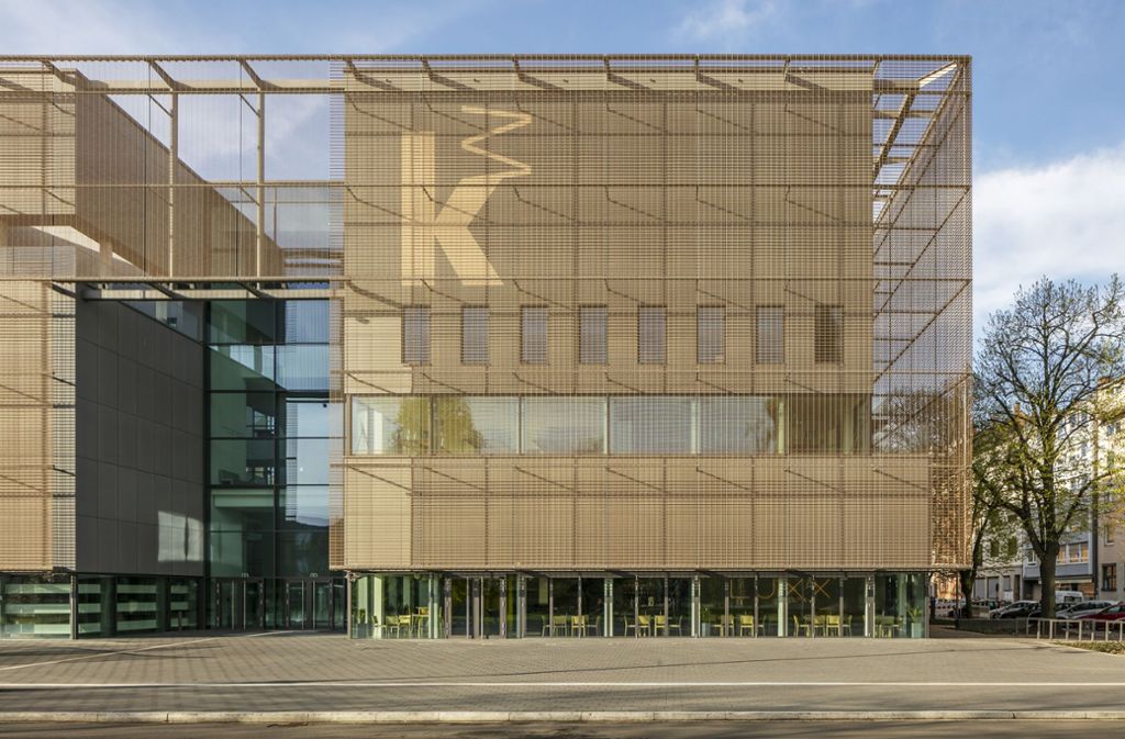 Auch für Kunst haben die Eheleute Hans-Werner und Josephine Hector etwas übrig. 50 Millionen Euro steuerten sie zum Neubau der Mannheimer Kunsthalle bei. Das spektakuläre Gebäude, an Anbau an die alte Kunsthalle, wurde am 1. Juni 2018 eingeweiht.