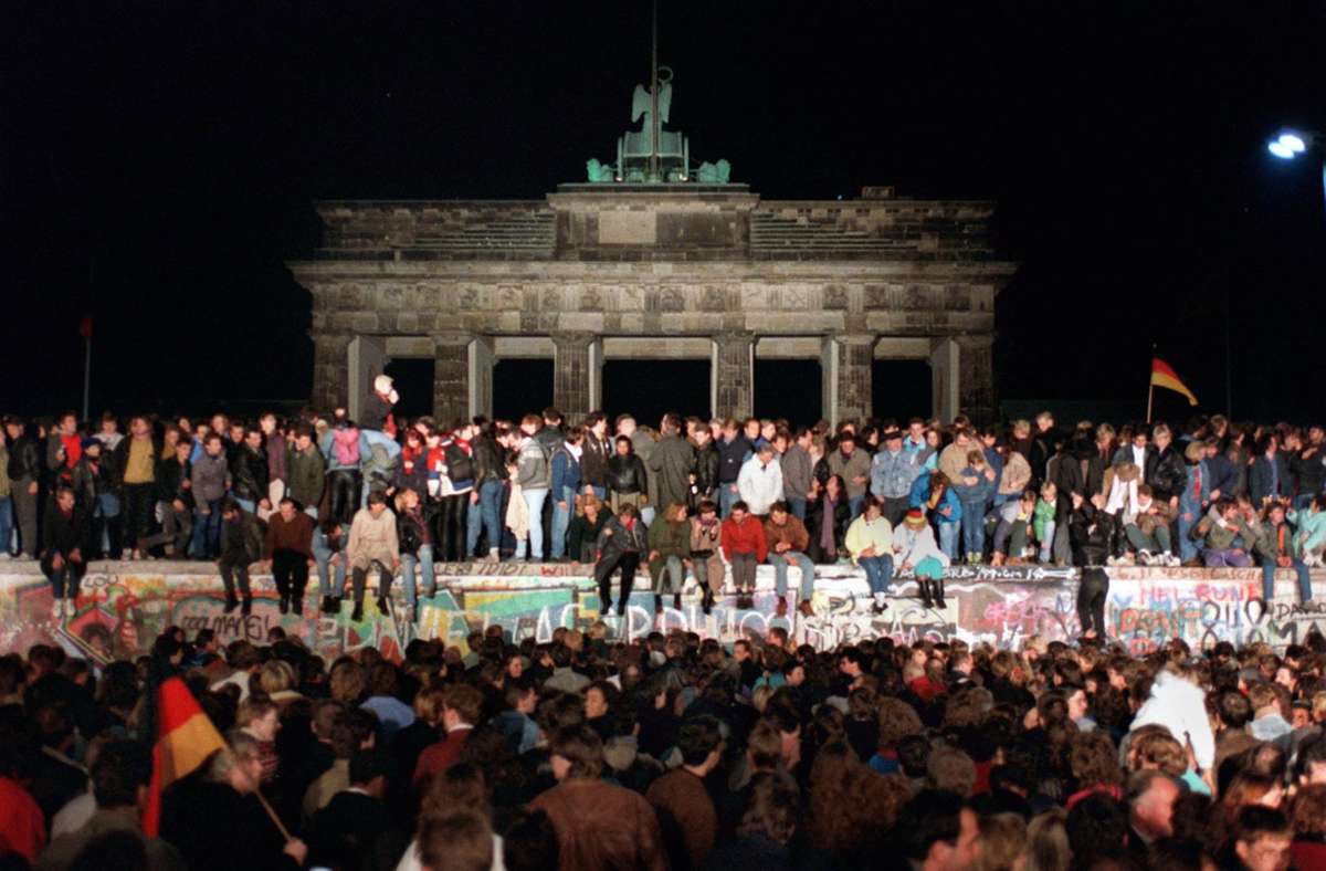 Die legendäre Nacht des Mauerfalls in Berlin.