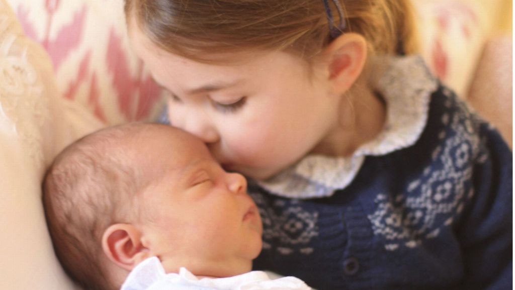Babyfotos von Prinz Louis: Und wieder drückt Kate auf den Auslöser