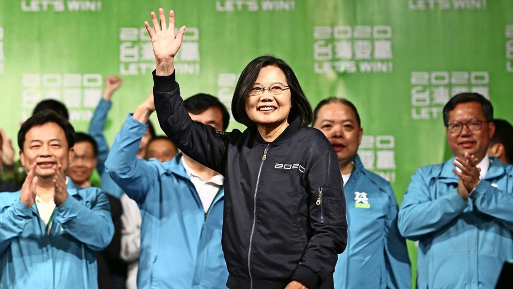  Die amtierende Präsidentin Tsai Ing-wen gewinnt die Wahlen im unabhängigen Inselstaat. Ihr Kurs der Chinakritik erhält Unterstützung durch das Volk. Doch Peking, das die Unabhängigkeit nicht anerkennt, übt weiterhin Druck aus. 