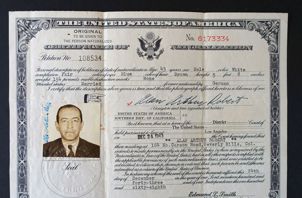 Die US-Einbürgerungsurkunde vom 24.12.1943 - aus Adolf Rosenberger wird Alan Arthur Robert.