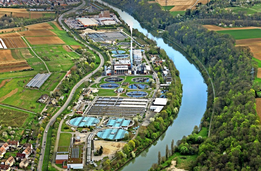 Auch im Hauptklärwerk Stuttgart-Mühlhausen laufen bereits Versuche zur Entfernung von Spurenstoffen aus dem Abwasser. Foto: Grohe