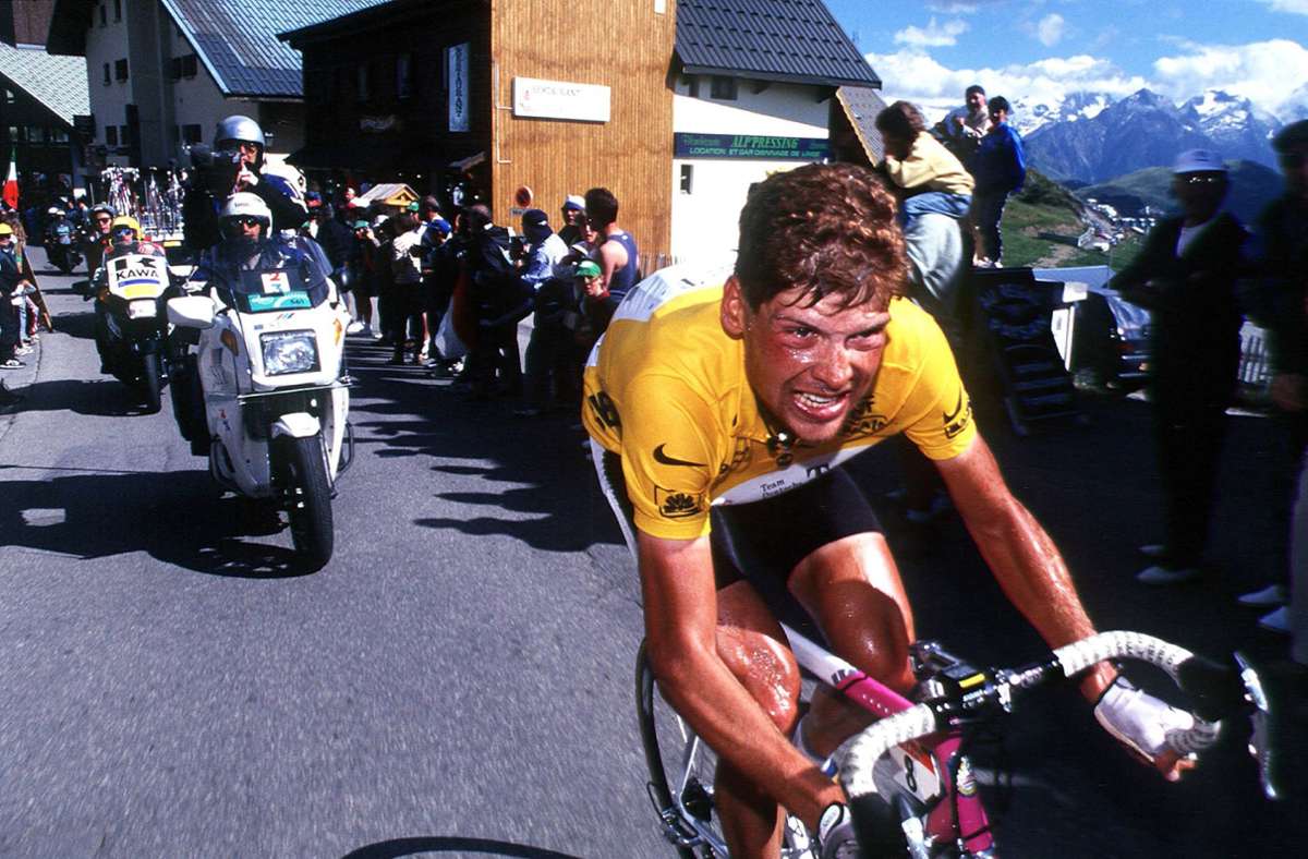Quält sich: Jan Ullrich in Gelb bei der Tour 1997