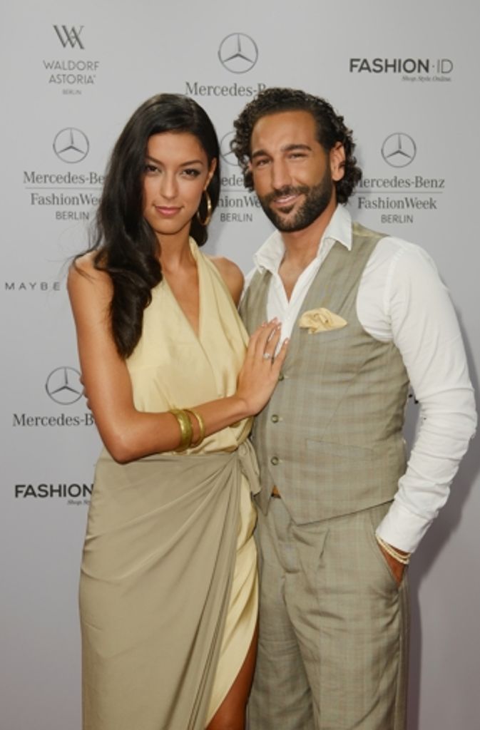 Rebecca Mir (links) mit ihrem Verlobten Massimo Sinato.