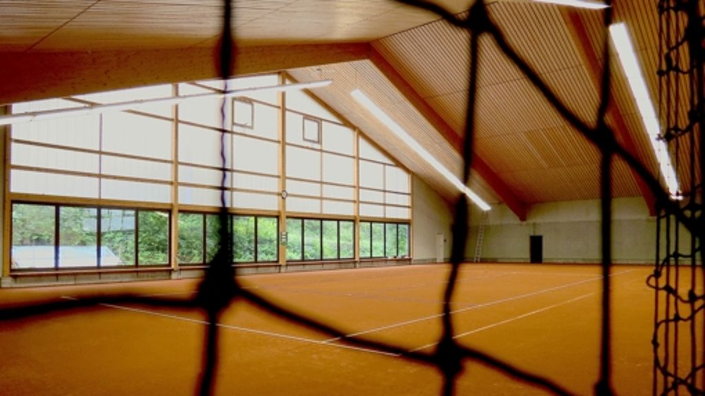 Neuer Untergrund in der Sillenbucher Tennishalle: Sommer in der Halle