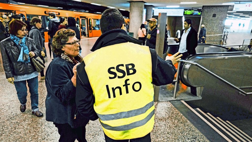Stadtbahnen in Stuttgart: SSB-Ordner haben alle Hände voll zu tun