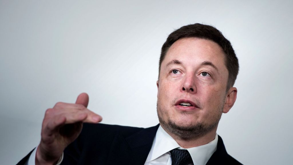  US-Milliardär Elon Musk hat sich für sein Verhalten gegenüber eines Höhlentauchers, der bei der Rettung der Fußballmannschaft aus Thailand dabei war, entschuldigt. Vorangegangen war ein Streit, weil der Taucher ein Hilfsangebot Musks als PR-Gag bezeichnet hatte. 