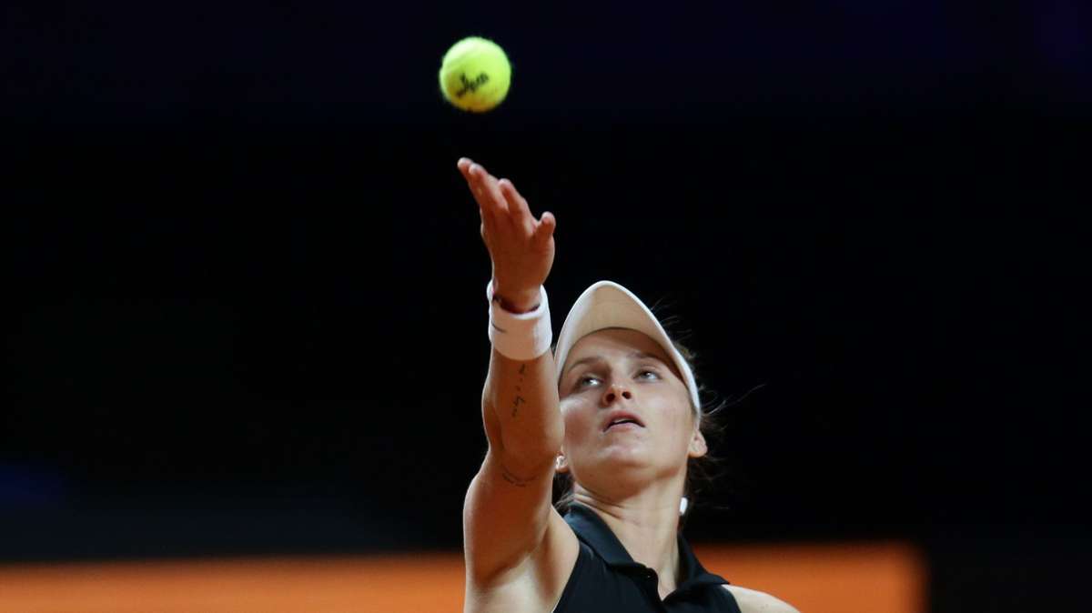 Marketa Vondrousova (Nr. 8/Tschechien) hat auch schon einen bedeutenden Titel in ihrer Vita stehen: Im vergangenen Jahr siegte sie in Wimbledon. Bei den Australian Open in diesem Jahr war hingegen schon in der ersten Runde Schluss.