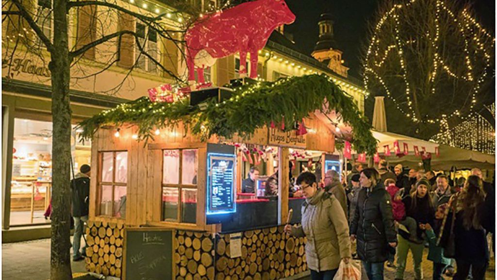  Die Ludwigsburger Verwaltung hat die Schweizer Gastronomie mitsamt Hugos Berghütte vom nächsten Weihnachtsmarkt verbannt – aus guten Gründen, sagt das Rathaus. Der Betreiber klagt dagegen und erhebt schwere Vorwürfe gegen die Stadt. 