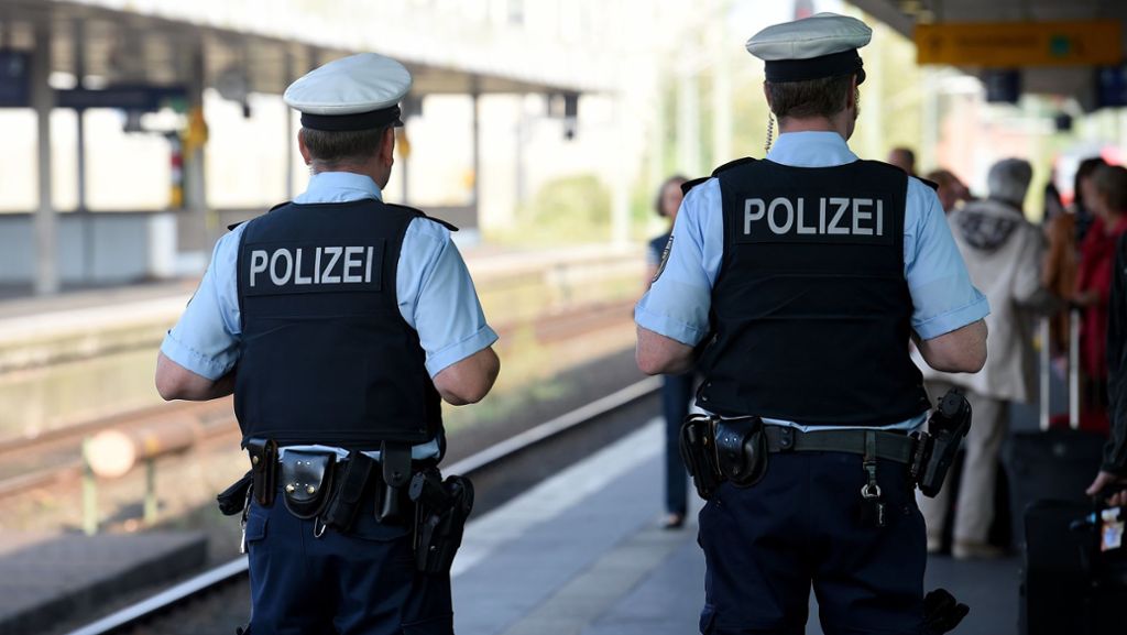 Festnahme am Stuttgarter Hauptbahnhof: Mann stiehlt Powerbanks der  Deutschen Bahn