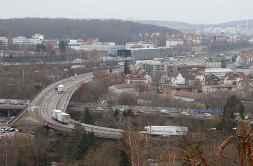 Die spindelförmige Auffahrt zur B 10/B 27 in Zuffenhausen soll einer Tunnellösung weichen. Foto: Georg Friedel