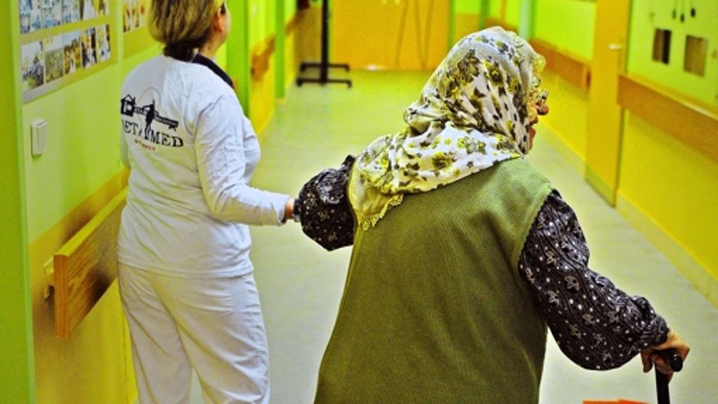 Altenpflege in Stuttgart: Nachholbedarf bei der Pflege von Migranten